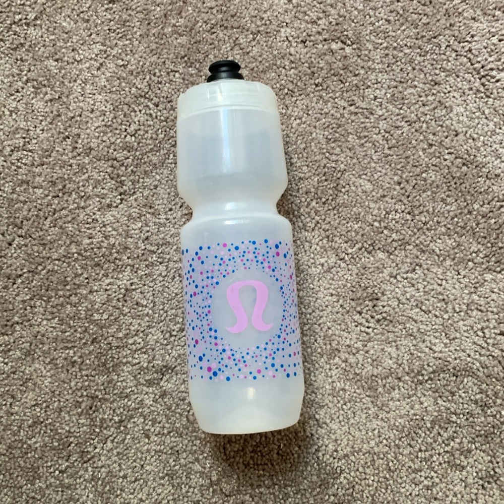 Lululemon blue and purple dots 24 oz purist plastic water bottle